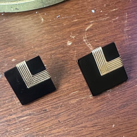 14k Gold and Onyx Square Earrings